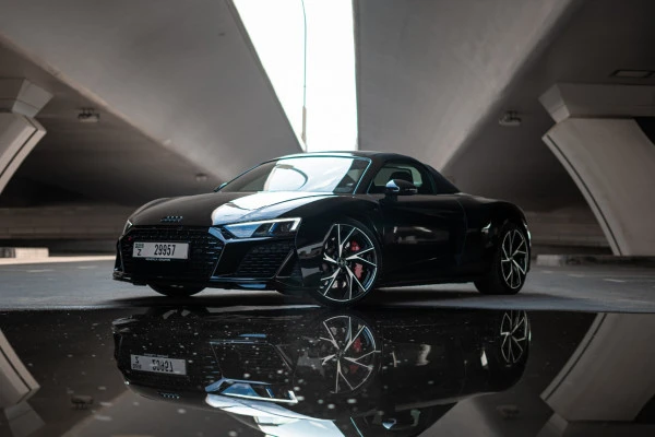  Black Audi R8 V10 Spyder Photo 