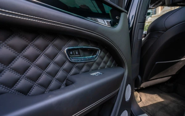  Black Bentley Bentayga Photo 
