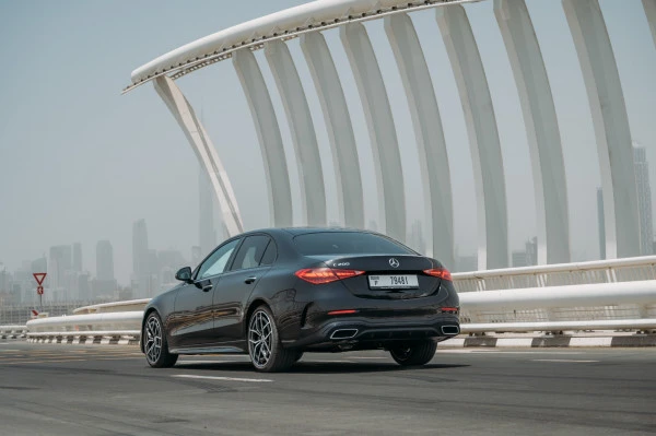  Black Mercedes C200 Photo 