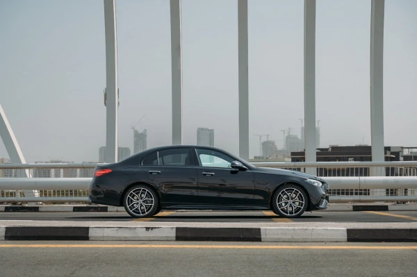  Black Mercedes C200 Photo 