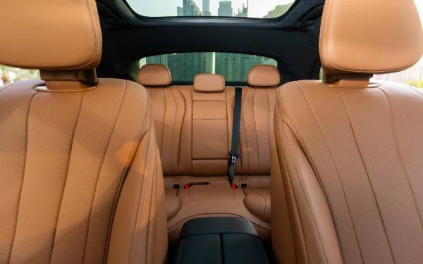  Black Mercedes E200 Photo 