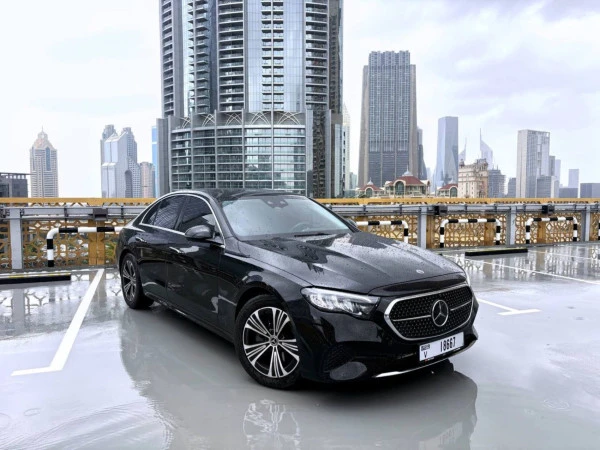  Black Mercedes E200 Photo 