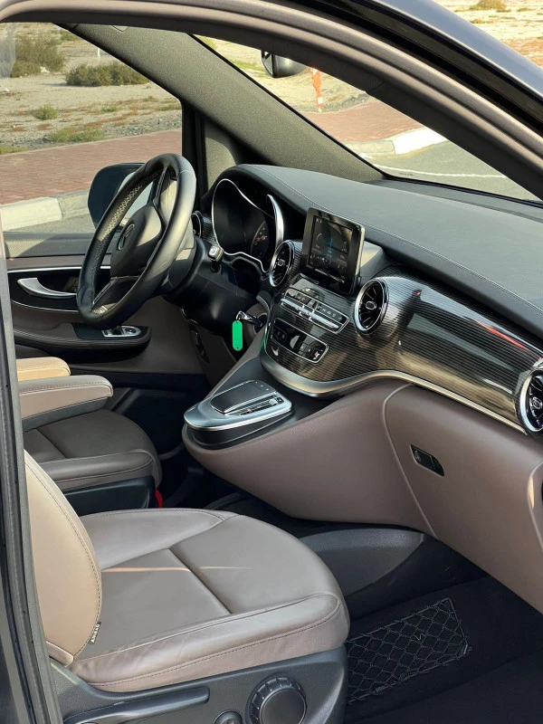  Black Mercedes V250 8S Photo 