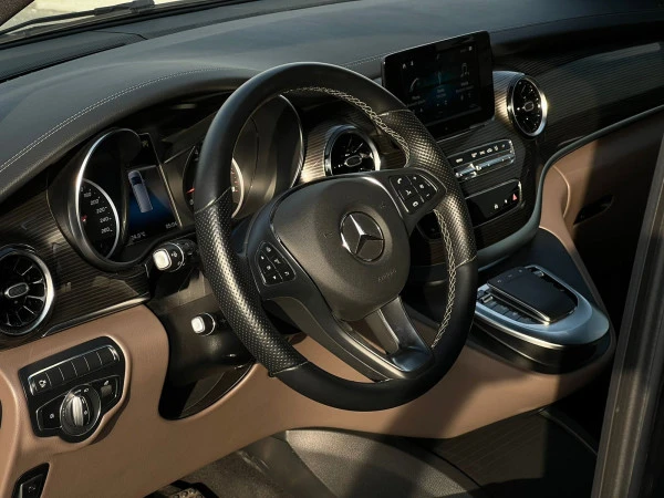  Black Mercedes V250 8S Photo 