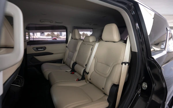  Black Nissan Patrol SE Photo 