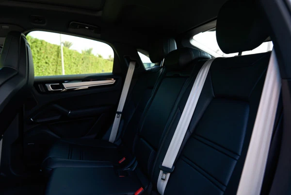  Black Porsche Cayenne coupe Photo 