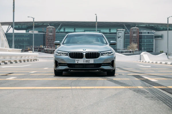  Dark Grey BMW 520i Photo 