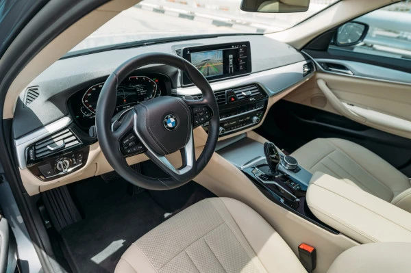  Dark Grey BMW 520i Photo 