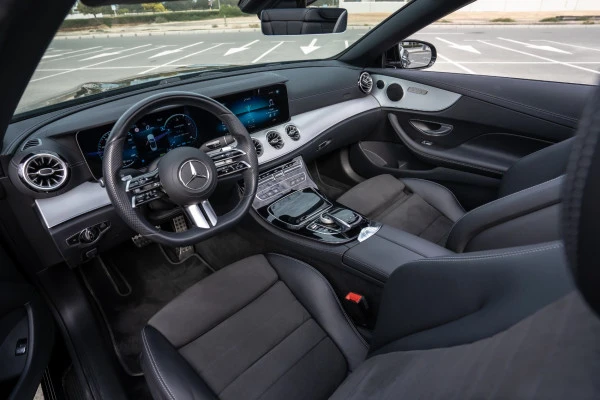  Green Mercedes E200 Cabrio Photo 