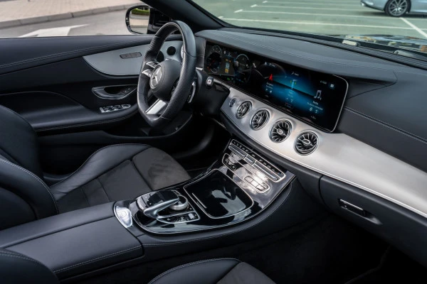  Green Mercedes E200 Cabrio Photo 