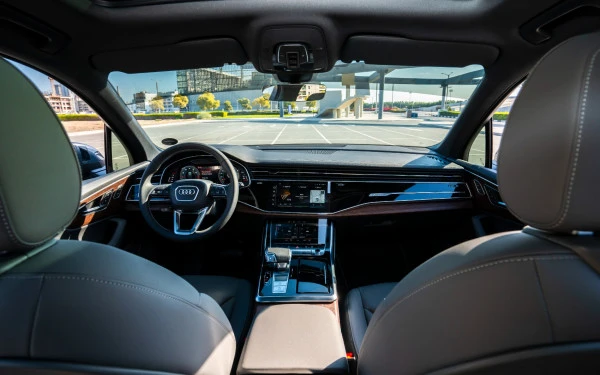  Grey Audi Q7 Photo 