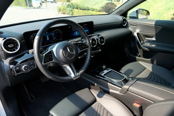  Grey Mercedes A180 Photo 
