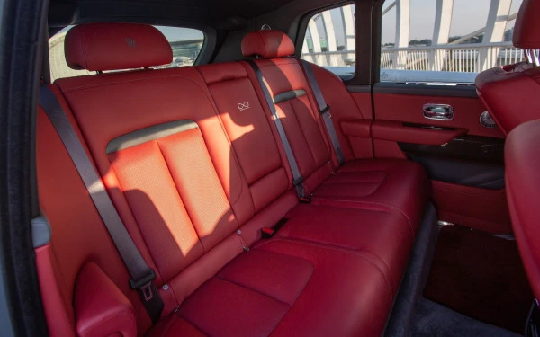  Grey Rolls Royce Cullinan Photo 