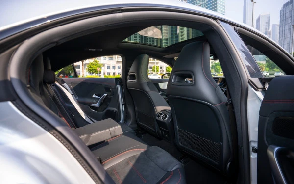  Silver Mercedes CLA200 Photo 