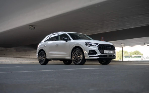  White Audi Q3 Photo 