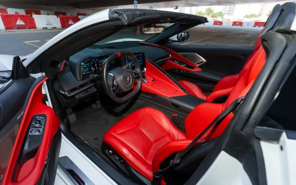  White Chevrolet Corvette Photo 