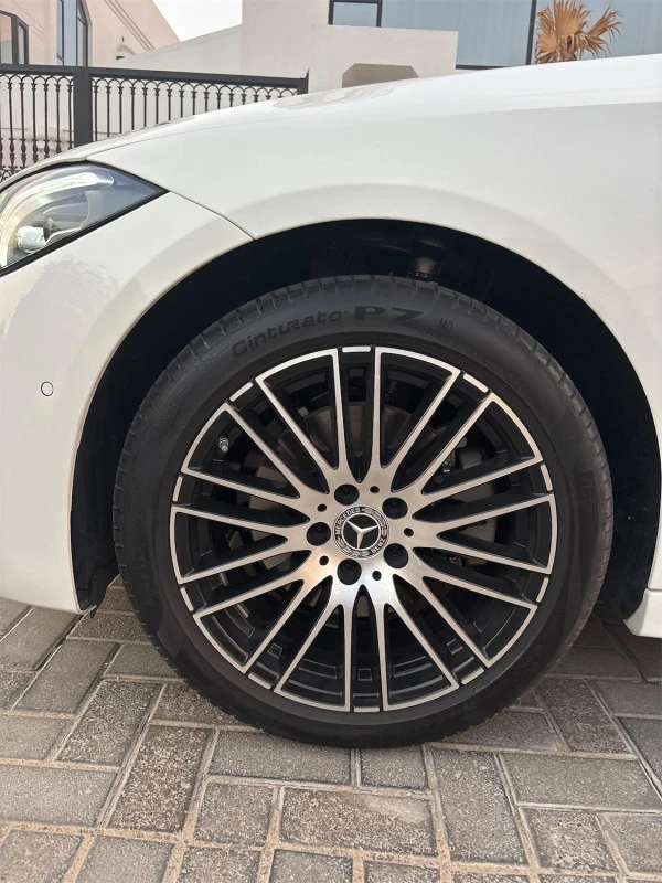  White Mercedes C 220 Photo 