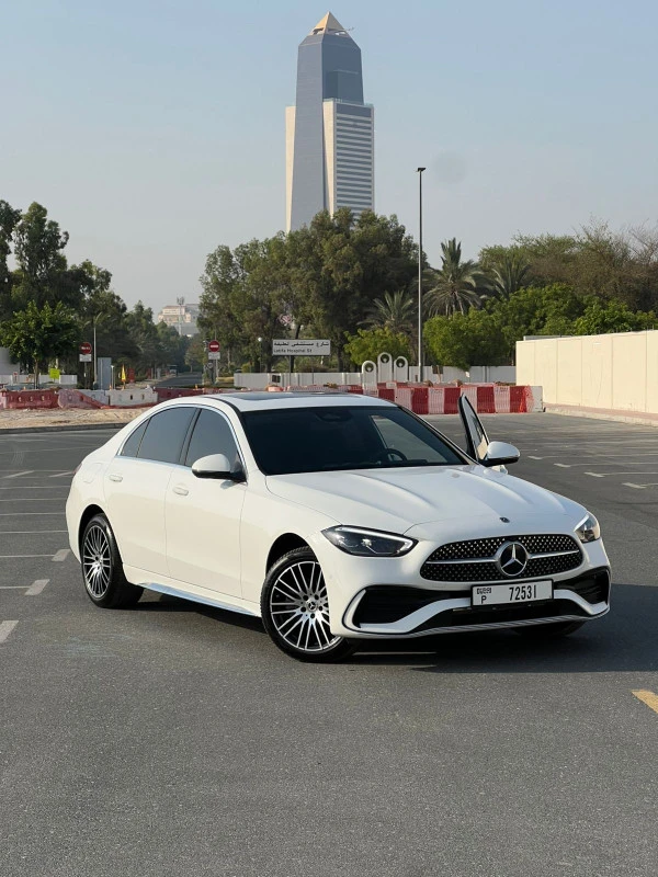  White Mercedes C 220 Photo 