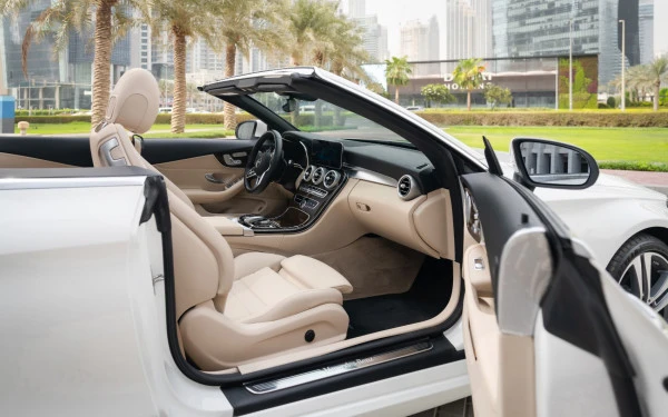  White Mercedes C300 cabrio Photo 