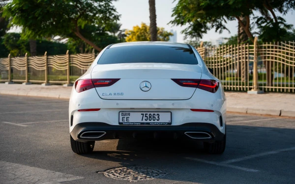  White Mercedes CLA200 Photo 
