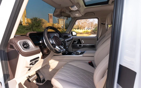  White Mercedes G63 AMG Photo 