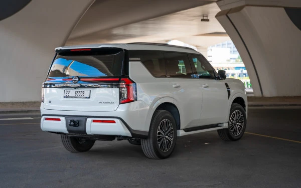  White Nissan Patrol Platinum V6 Photo 